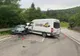 Accident în Tihuța! Un sucevean a intrat cu autoutilitara într-un autoturism condus de un bârgăuan