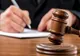 Daune morale pentru copiii exploatați de prorpiul tată. Bărbatul se află sub control judiciar