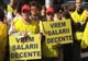 PESTE 400 DE PROFESORI PROTESTEAZĂ DIN NOU ÎN FAȚA MINISTERULUI EDUCAȚIEI