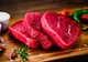 BANCA MONDIALĂ: REDUCEREA CONSUMULUI DE CARNE ROȘIE ȘI LACTATE AR PUTEA CONTRIBUI LA PROTECȚIA MEDIULUI. CE SPUN SPECIALIȘTII ȘI CONSUMATORII