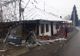 FOTO Fiul unui preot s-a izbit cu mașina în casa Ion Creangă din Fălticeni. Două persoane au fost rănite