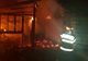 Incendiu la o gospodărie din satul Suha. Flăcări puternice au cuprins o casă și o anexă VIDEO