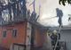 Incendiu puternic la o gospodărie din Plopeni VIDEO