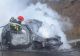 Flăcări devastatoare pe o stradă din Suceava: un autoturism a fost mistuit complet de un incendiu